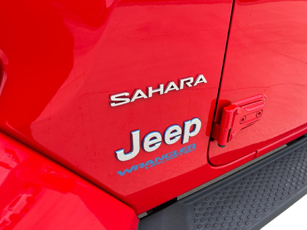 Used 2022 Jeep Wrangler Unlimited Sahara w/ Cold Weather Group AWD/4WD image 33