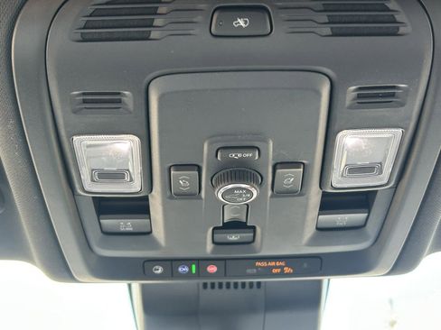 New 2025 Chevrolet Suburban Premier RWD image 21