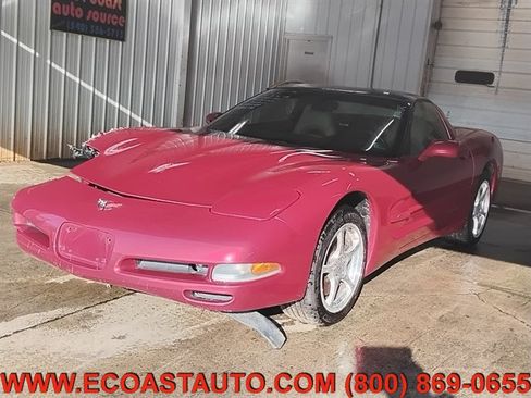 Used 2001 Chevrolet Corvette Coupe w/ Preferred Equipment Group1 RWD image 1