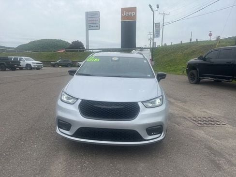 New 2026 Chrysler Pacifica Select w/ S Appearance Package AWD/4WD image 2