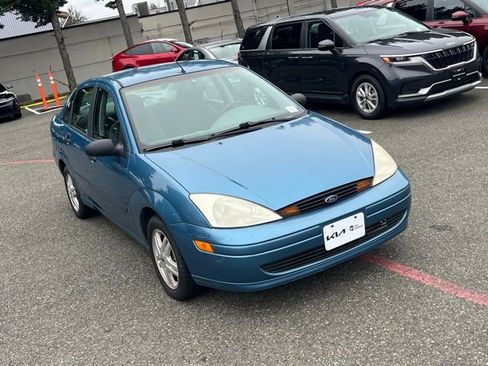 Used 2000 Ford Focus SE FWD image 3