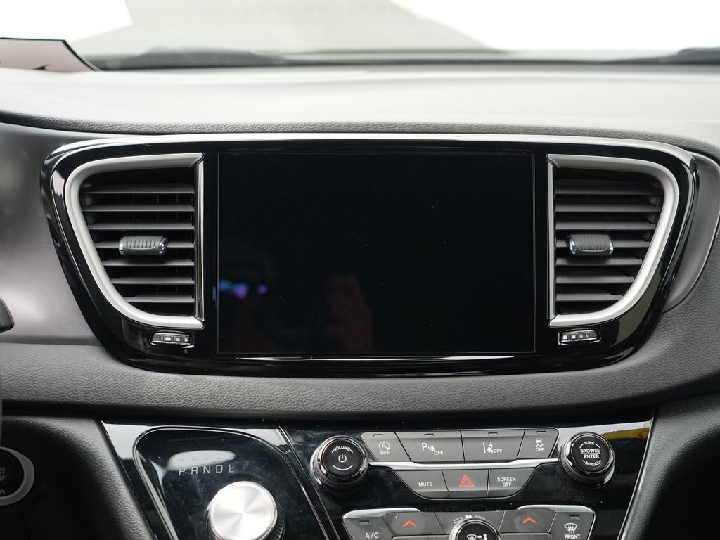 Used 2025 Chrysler Pacifica Select FWD image 22