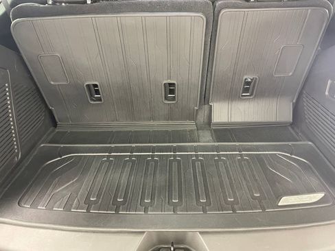 Used 2021 GMC Yukon Denali w/ Denali Premium Package image 44