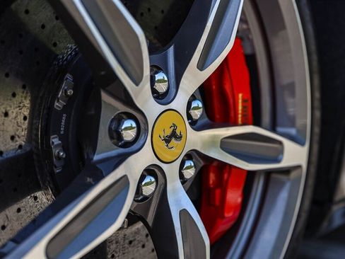 Used 2014 Ferrari California RWD image 22