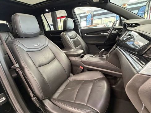 Used 2020 Cadillac XT6 Premium Luxury AWD/4WD image 11