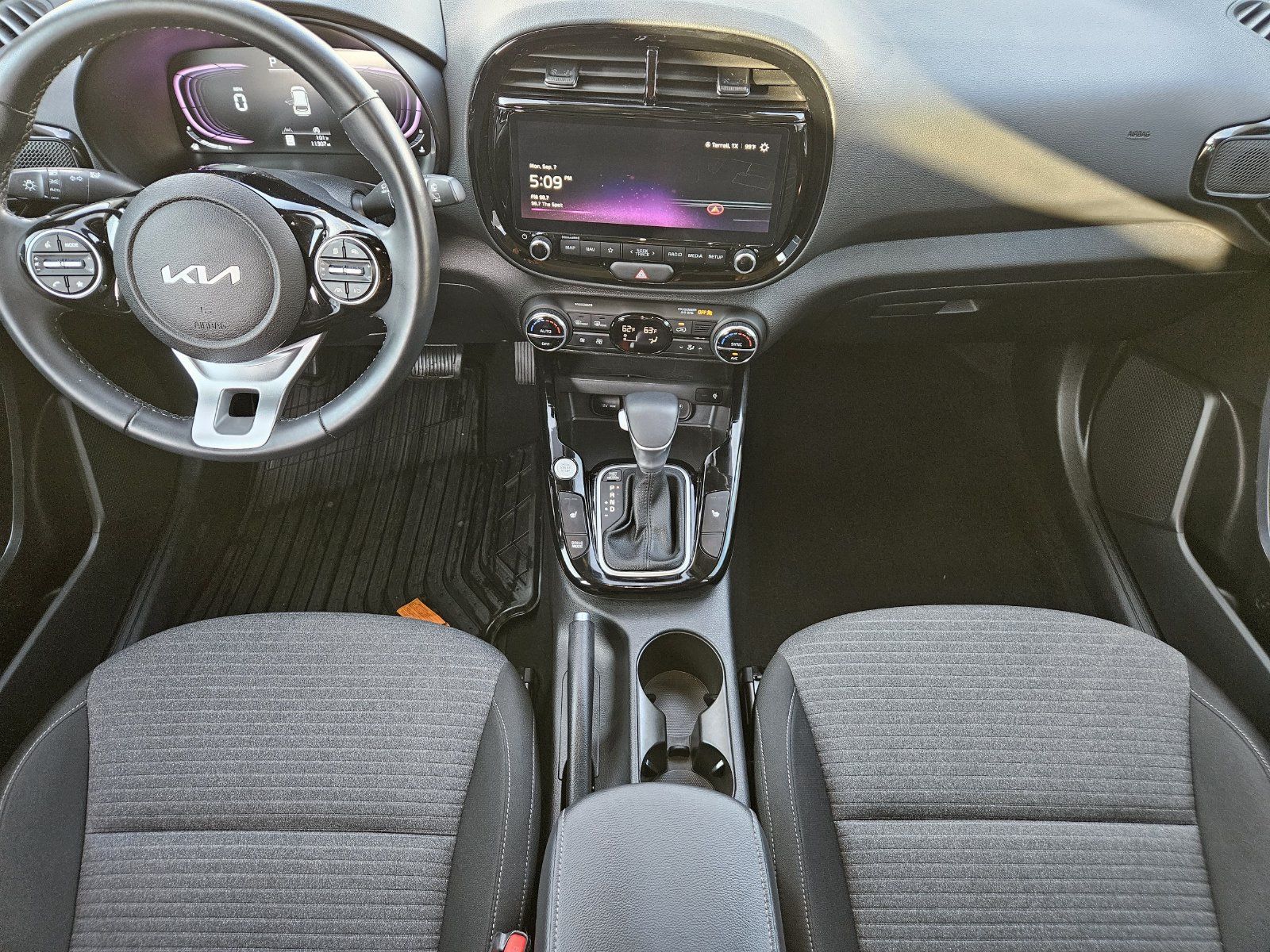Used 2025 Kia Soul EX FWD image 32