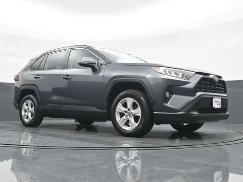 Used 2020 Toyota RAV4 XLE image 24