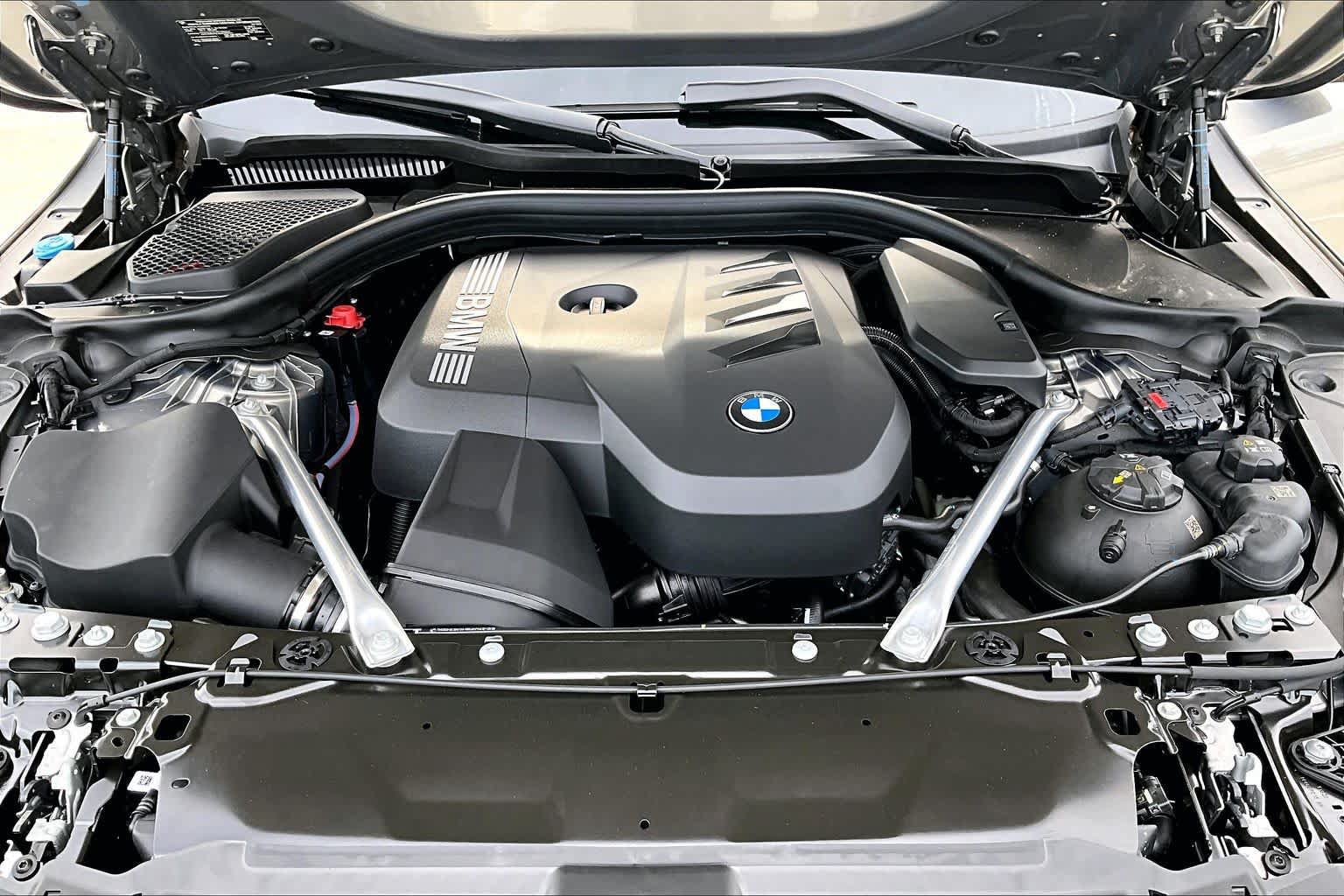 Used 2027 BMW 530i w/ M Sport Package RWD image 16