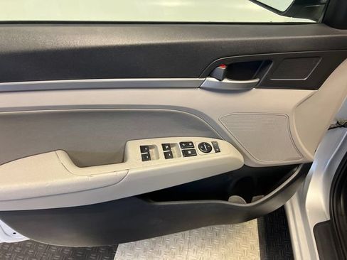 Used 2017 Hyundai Elantra SE w/ SE A/T Tech Package 03 FWD image 7
