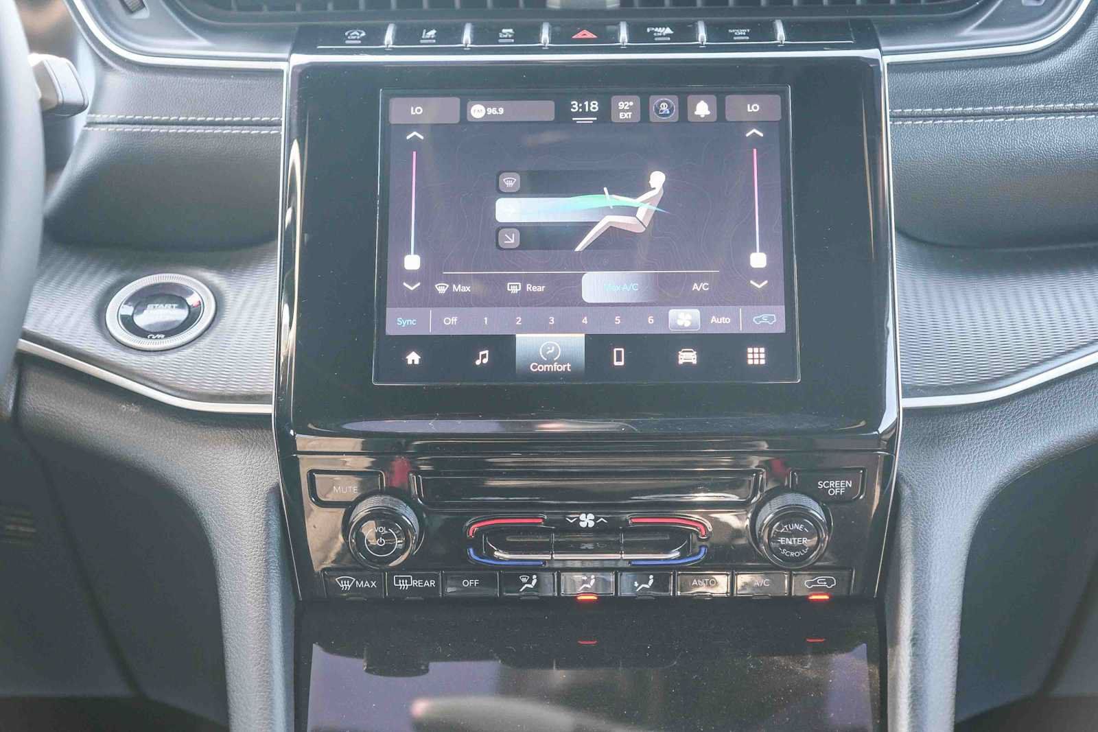 Used 2024 Jeep Grand Cherokee Laredo RWD image 13