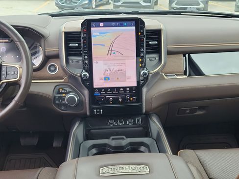 Used 2025 RAM 1500 Limited AWD/4WD image 19