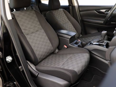 Used 2018 Nissan Rogue Sport SV image 25