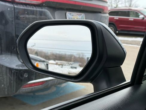 Used 2021 Toyota Corolla LE image 39