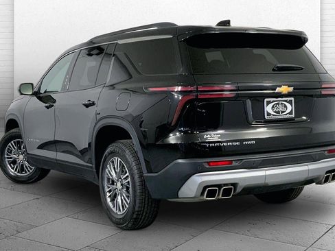 Used 2024 Chevrolet Traverse LT AWD/4WD image 11