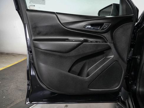 Used 2021 Chevrolet Equinox LT w/ LPO, Blackout Package FWD image 20