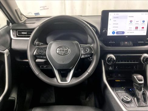 Used 2024 Toyota RAV4 Limited image 17