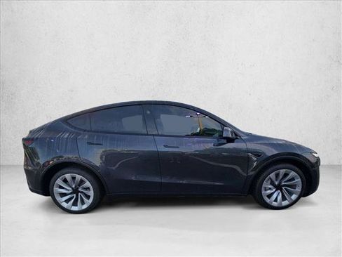 Used 2026 Tesla Model Y Long Range AWD/4WD image 5