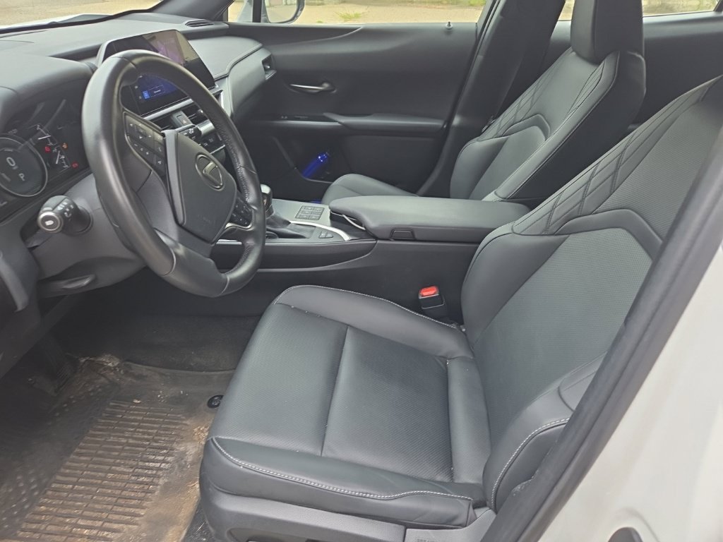 Used 2024 Lexus UX 250h AWD w/ Premium Package image 30