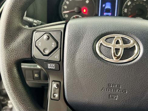 Used 2018 Toyota Tacoma SR w/ SR Convenience Package image 17