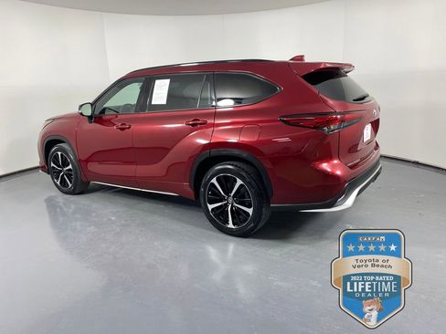 Used 2021 Toyota Highlander XSE image 4