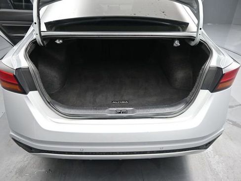 Used 2024 Nissan Altima 2.5 S FWD image 19
