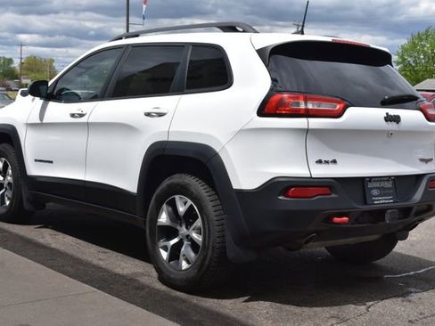 Used 2018 Jeep Cherokee Trailhawk w/ Cold Weather Group AWD/4WD image 13