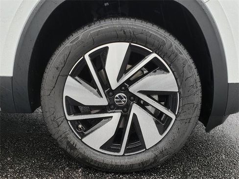 New 2026 Volkswagen Atlas SE image 12