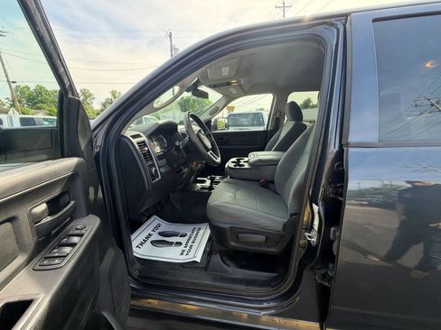 Used 2018 RAM 2500 Tradesman w/ Chrome Appearance Group AWD/4WD image 4