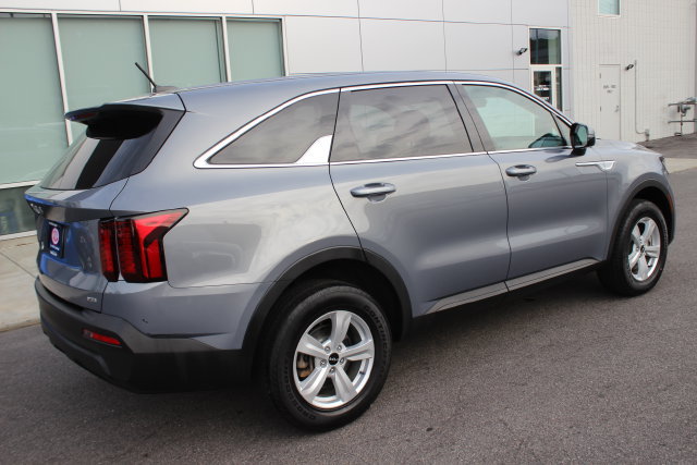 Used 2023 Kia Sorento LX AWD/4WD image 30