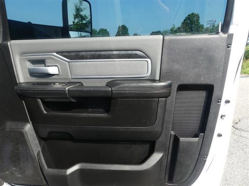 Used 2019 RAM 5500 SLT w/ Quick Order Package 2YG SLT image 17