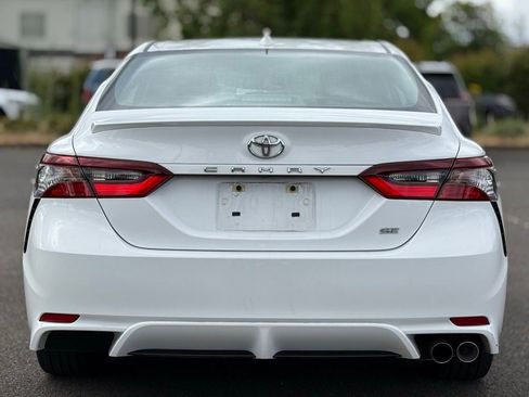 Used 2023 Toyota Camry SE w/ Cold Weather Package FWD image 4