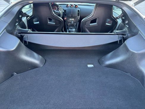 Used 2017 Nissan 370Z NISMO image 7