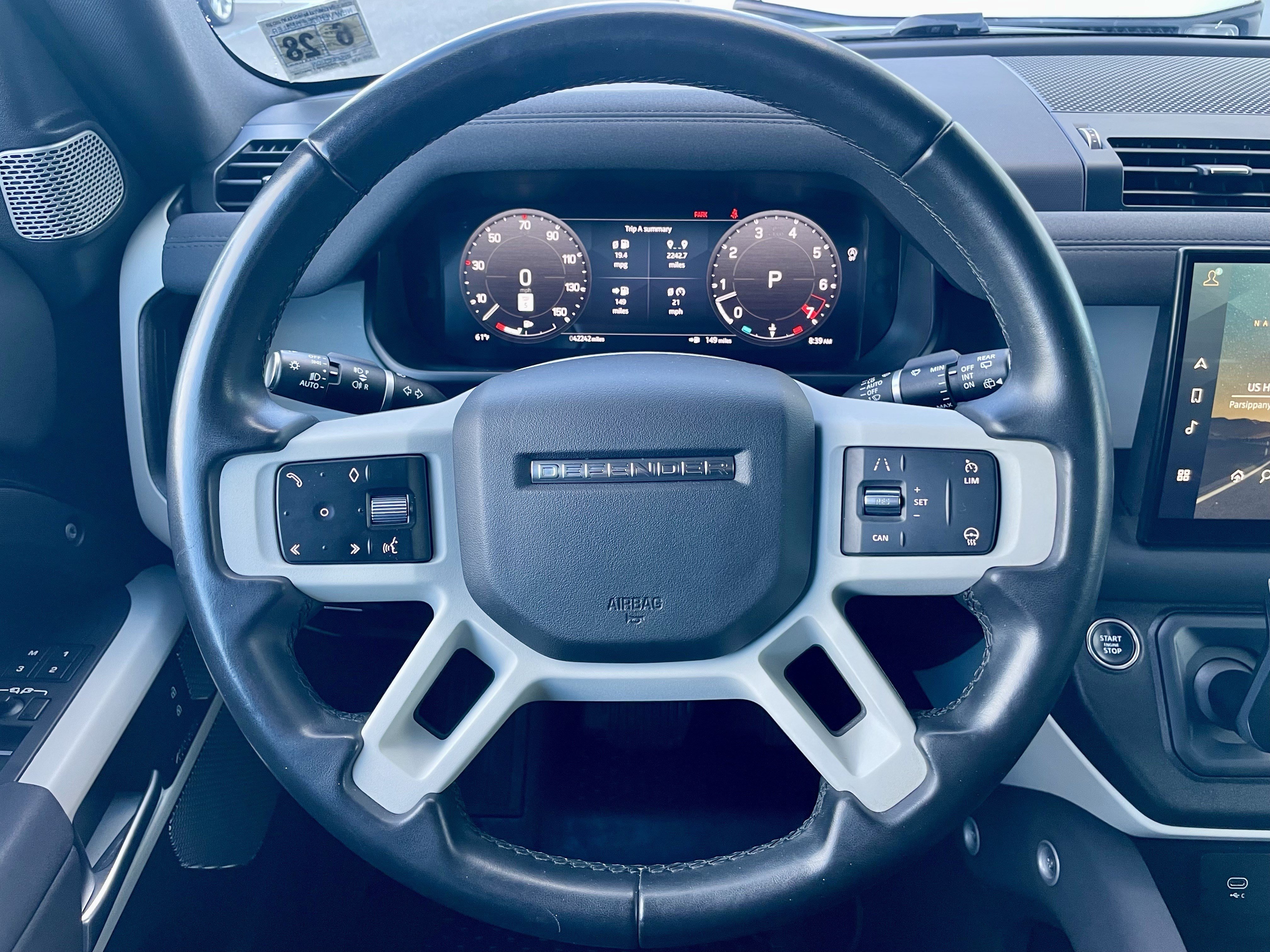Used 2023 Land Rover Defender 130 SE AWD/4WD image 21