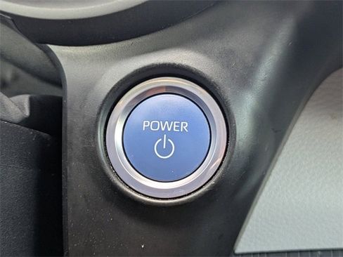 Used 2022 Toyota Sienna XSE image 35