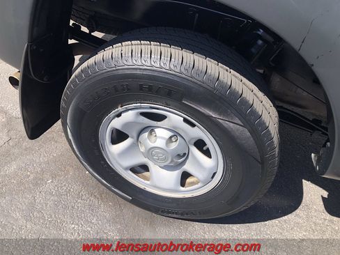 Used 2011 Toyota Tacoma 4x4 Regular Cab image 19