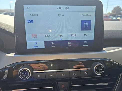 Used 2022 Ford Escape SE image 18