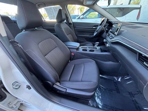 Used 2025 Nissan Altima 2.5 SV FWD image 36