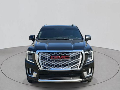 Used 2021 GMC Yukon Denali w/ LPO, Illumination Package image 9