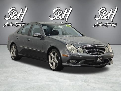 Used 2009 Mercedes-Benz E 350 4MATIC Sedan image 2