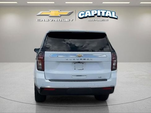 Used 2021 Chevrolet Suburban LT AWD/4WD image 4