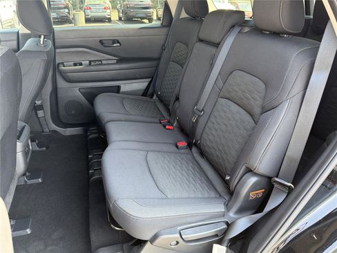 Used 2024 Nissan Pathfinder S AWD/4WD image 20