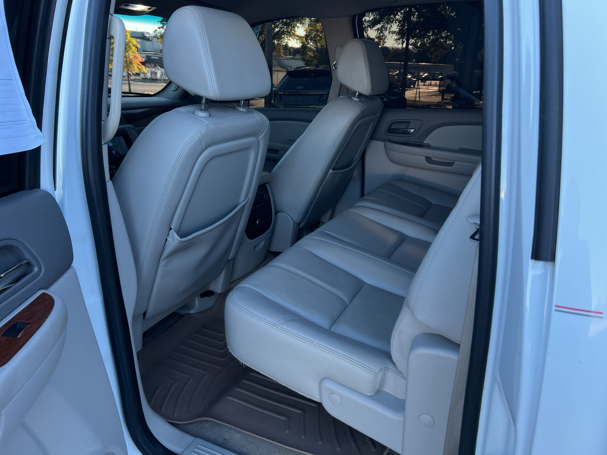 Used 2008 GMC Sierra 1500 SLT w/ SLT Preferred Package AWD/4WD image 11