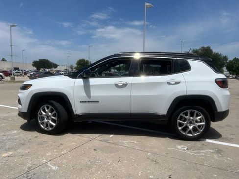 Used 2025 Jeep Compass Limited AWD/4WD image 8