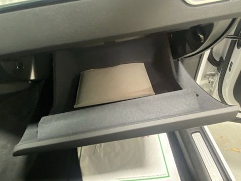 Used 2025 Volvo XC60 B5 Plus image 30