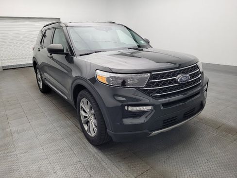 Used 2022 Ford Explorer XLT w/ Equipment Group 202A AWD/4WD image 13
