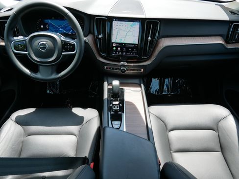 Used 2023 Volvo XC60 B5 Plus w/ Climate Package AWD/4WD image 8