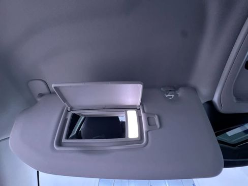 Used 2025 Volvo V60 B5 Cross Country Plus image 33