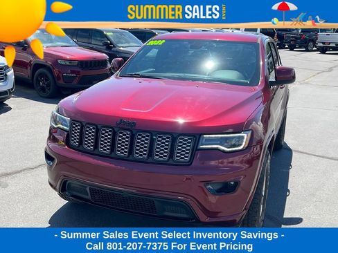 Used 2022 Jeep Grand Cherokee Laredo X AWD/4WD image 2