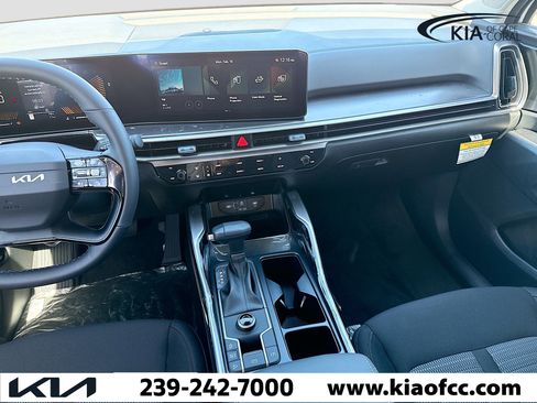 New 2026 Kia Sorento LX FWD image 17