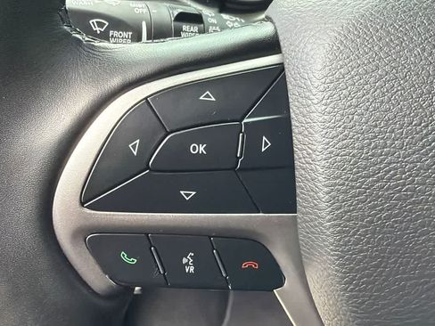 Used 2022 Jeep Grand Cherokee Laredo X AWD/4WD image 23